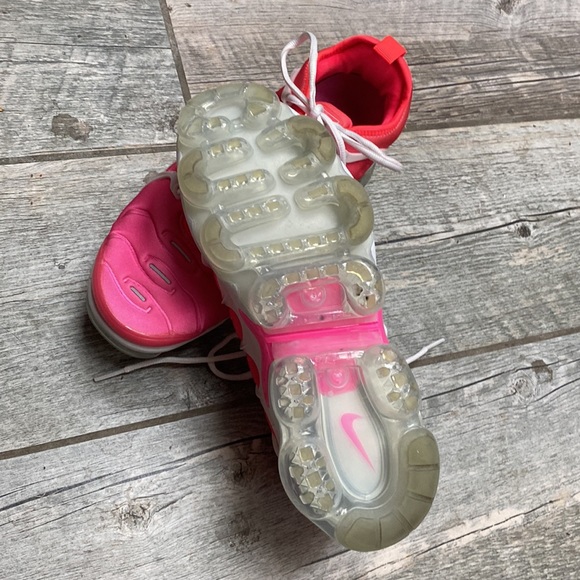 NIKE AIR VAPORMAX PLUS Platinum Tint/Flash Crimson/Pink Blast 10 - Picture 14 of 15